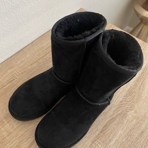 Ugg Classic Short Boots